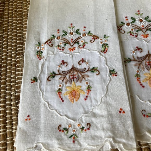 Four Mid Century Hand Embroidered Table Napkins - Picture 3 of 12